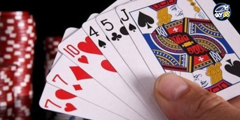 Cách chơi Liêng SKY88 dễ chơi và dễ thắng nhất 2023 1 Như thế nào là bài Liêng?