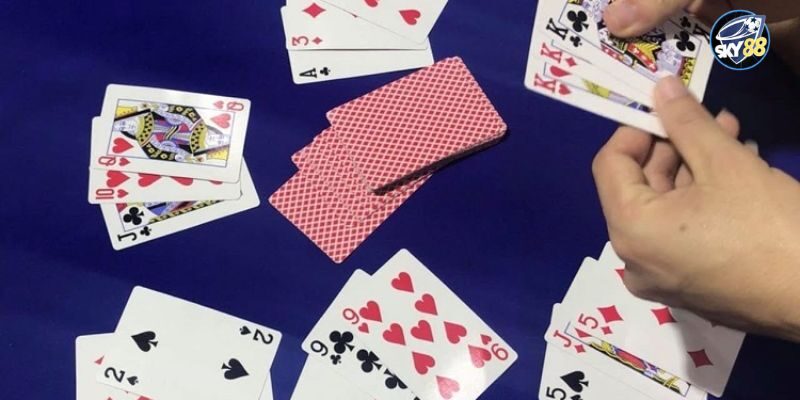 Cách chơi Liêng SKY88 cơ bản nhất