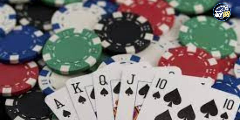 Kinh nghiệm chơi Poker tại Sky88